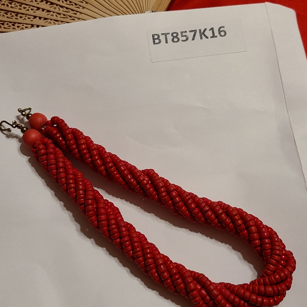 Vintage Red Beaded Earrings - Picture 6 of 6